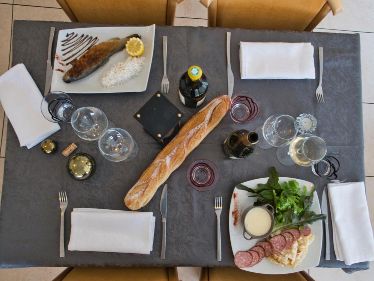 Le Champ Des Lys Hotel Amancey Екстериор снимка