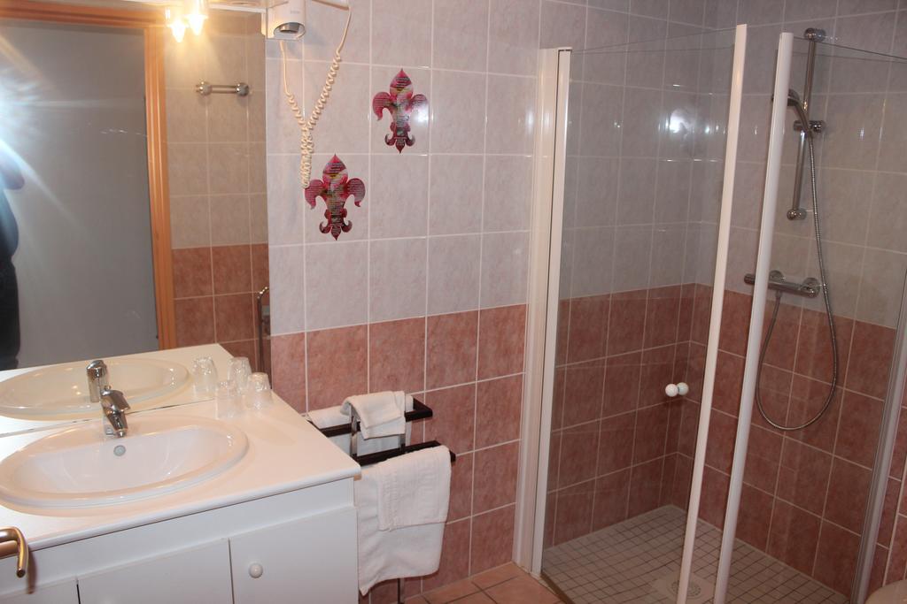 Le Champ Des Lys Hotel Amancey Екстериор снимка