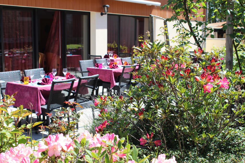 Le Champ Des Lys Hotel Amancey Екстериор снимка